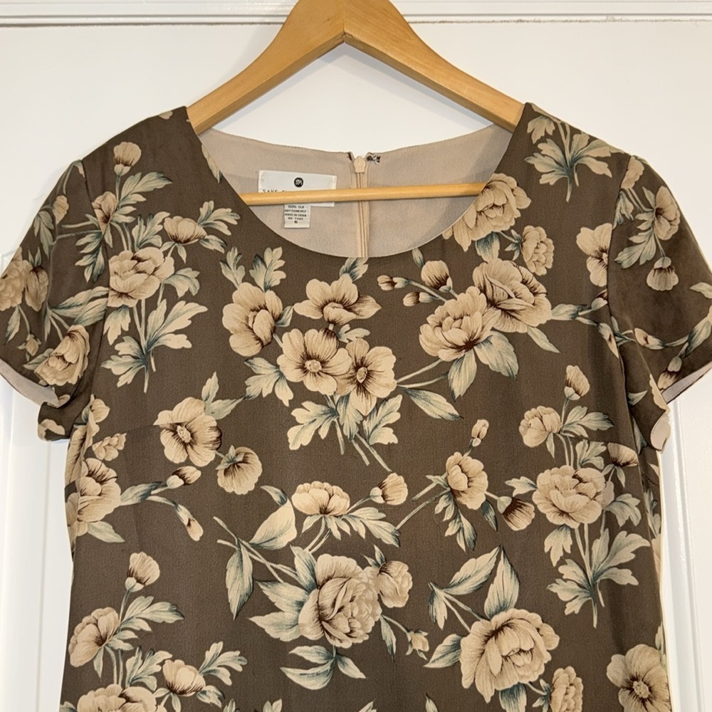 Saks Fifth Ave 100% Silk Brown Floral Maxi Sundress Short Sleeve Crew Neck Sz 6 - Picture 2 of 8